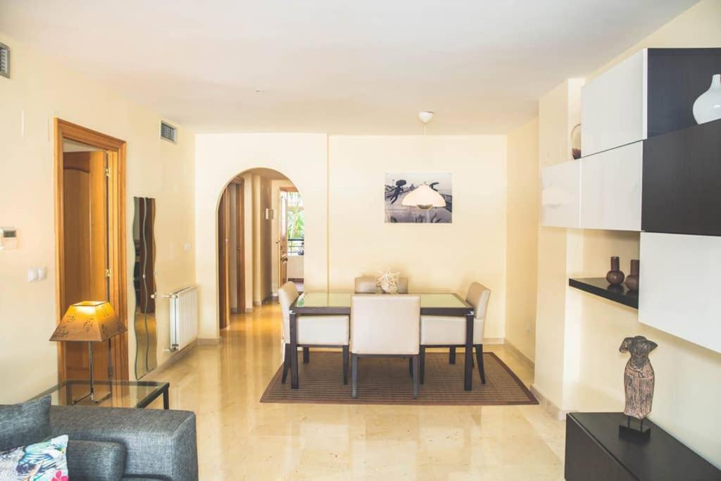 Apartmán Espacioso Apartamento En Guadalmina - Marbella Exteriér fotografie